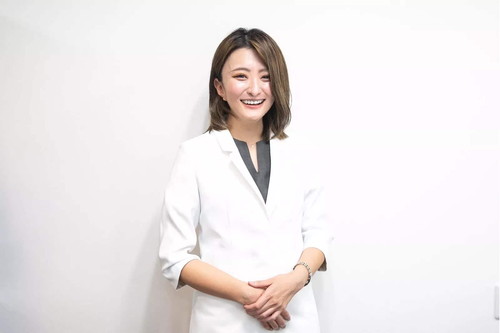 逵 佐穂 医師